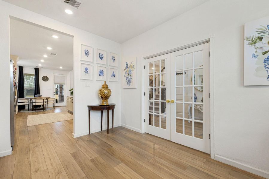 Furnished interior view inside a new home in ARTAVIA: Fairway Collection, Conroe (Image 31).