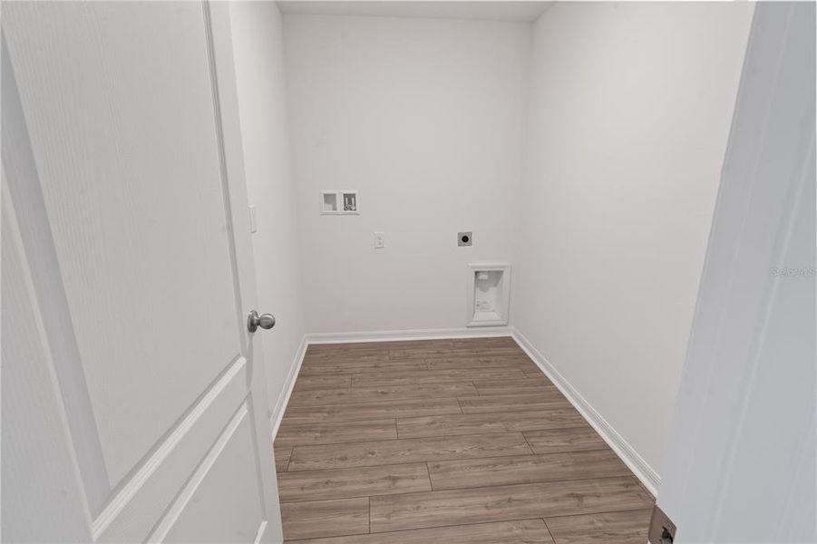 Spacious, unfurnished interior of a new home in Peach Crossings, Winter Haven (Image 18).