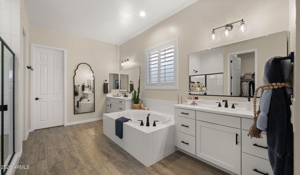 32-web-or-mls-Primary Bedroom5