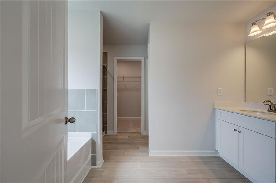 Spacious, unfurnished interior of a new home in Enclave at Evergreen, Fairburn (Image 10). Spacious, unfurnished interior of a new home in Enclave at Evergreen, Fairburn (Image 10).