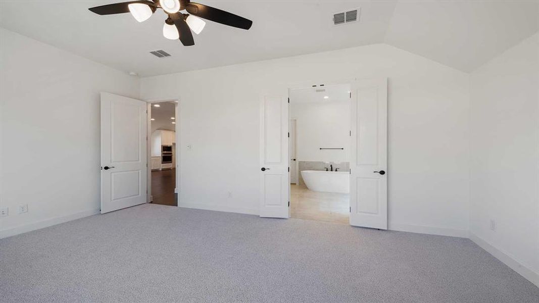 Spacious, unfurnished interior of a new home in Ventana, Fort Worth (Image 18).