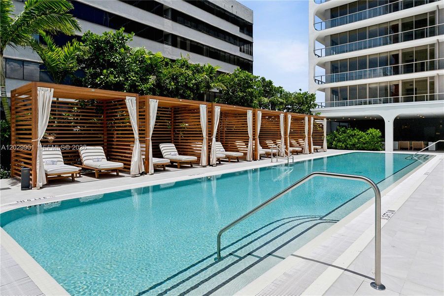 Condo located in Miami, FL showcasing its design and architecture (Image 22).