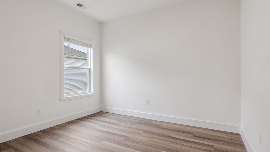 Spacious, unfurnished interior of a new home in Millstone Village, Morristown (Image 15).