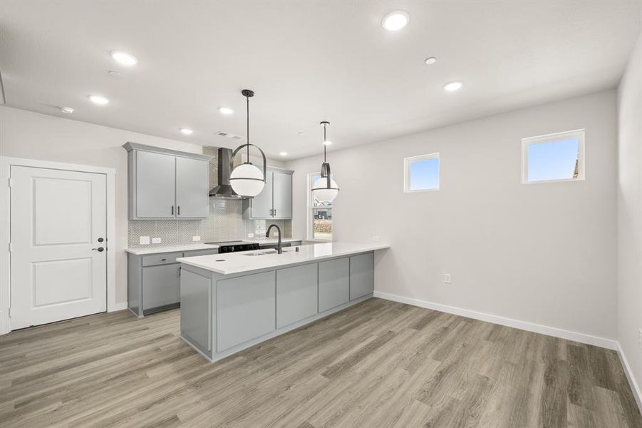 4602 White Buffalo_ 2223_Elm- Dining-1