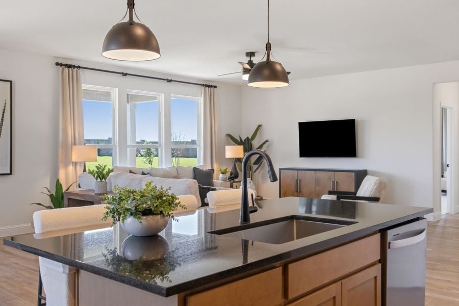 Kitchen breakfast bar