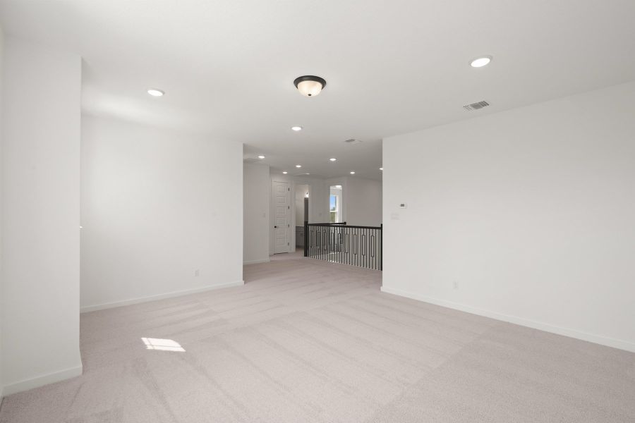 Spacious, unfurnished interior of a new home in Wolf Ranch, Georgetown (Image 41).