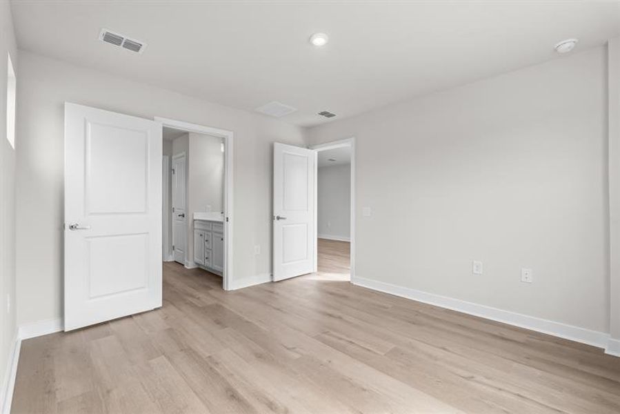 Representative unfurnished interior of a home built from the NEW - The Dunmore by Ryan Homes in Berkeley Villas, Spartanburg (Image 39). Representative unfurnished interior of a home built from the NEW - The Dunmore by Ryan Homes in Berkeley Villas, Spartanburg (Image 39).