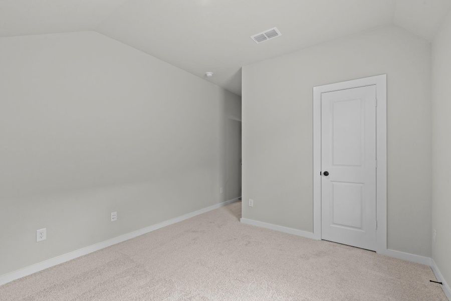 Spacious, unfurnished interior of a new home in Sienna 45', 50', Missouri City (Image 33).