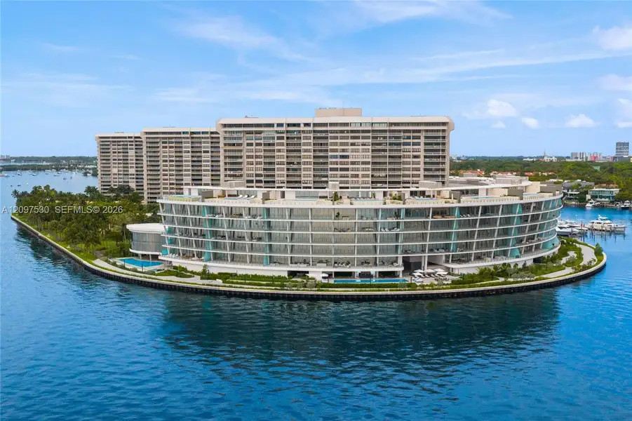 Condo located in Miami, FL showcasing its design and architecture (Image 5).
