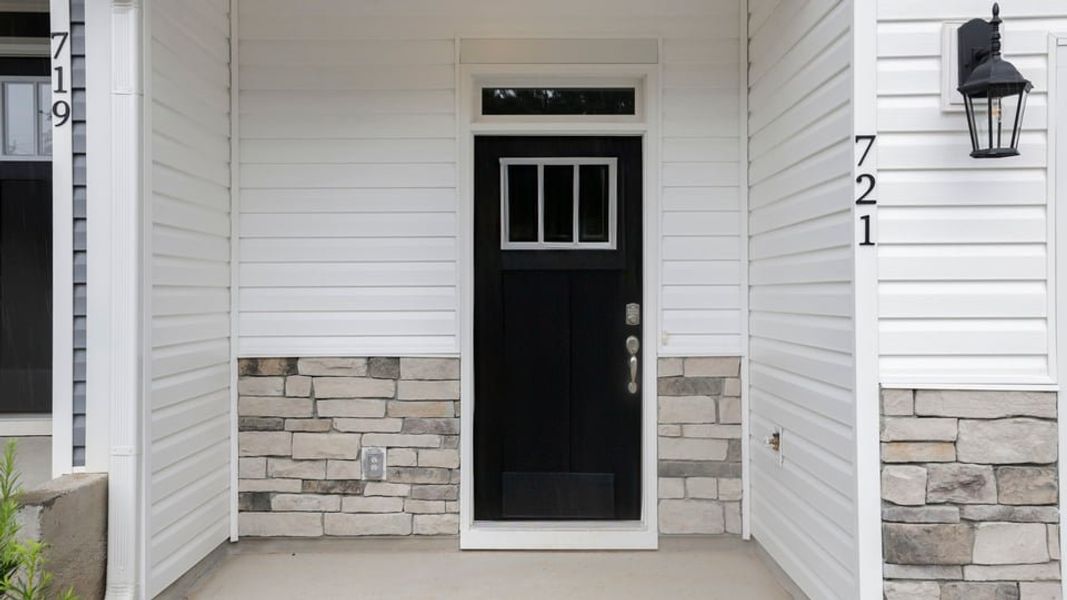 Exterior details and patio area of a home in Hidden Hills, Spartanburg (Image 3).
