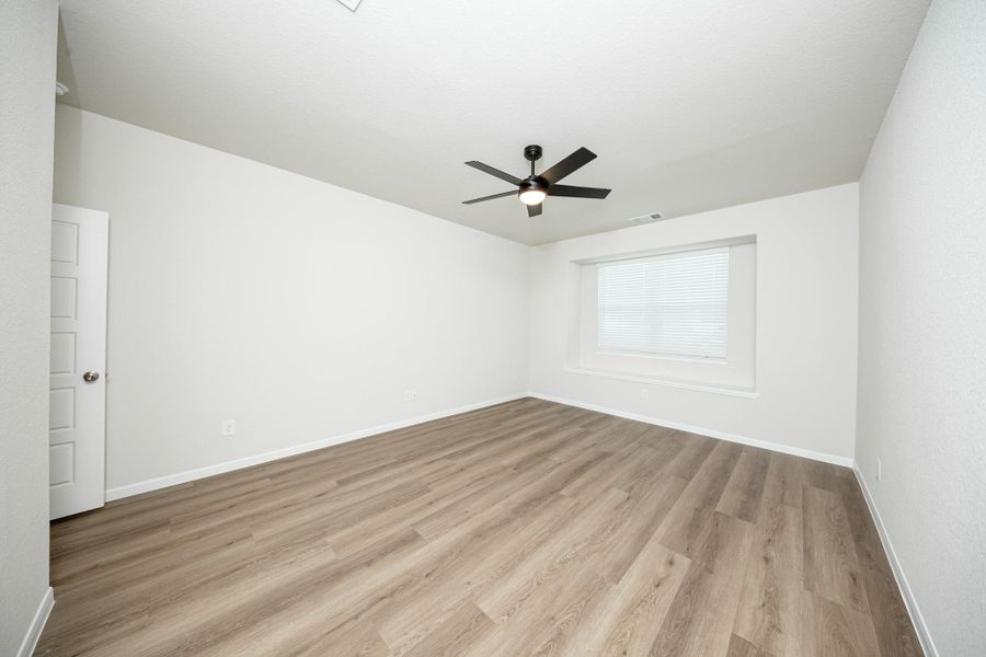 Spacious, unfurnished interior of a new home in River's Edge, Conroe (Image 18).