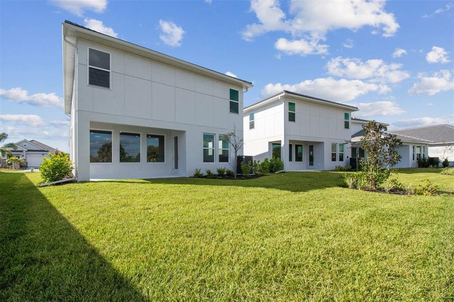 Exterior details and patio area of a home in Vistera of Venice – Garden Series, Nokomis (Image 26).