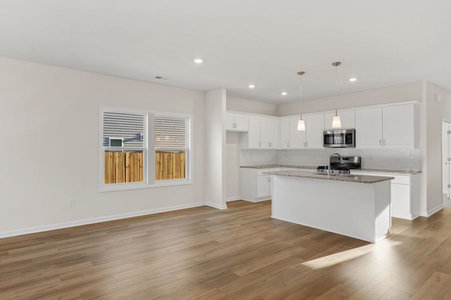 Spacious, unfurnished interior of a new home in Fairview Falls, Chesnee (Image 18).