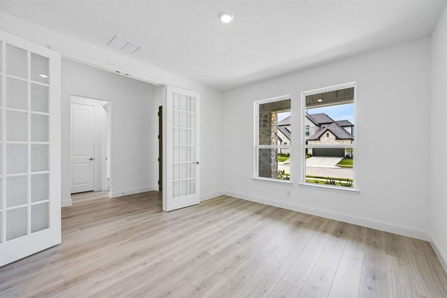 1408 Holly Trail ~ Ready Now!