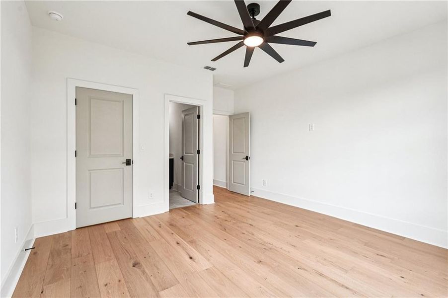 Spacious, unfurnished interior of a new home in Park Walke, Alpharetta (Image 40).