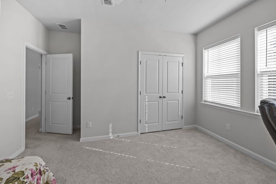 Spacious, unfurnished interior of a new home in The Groves of Berkeley, Moncks Corner (Image 27).