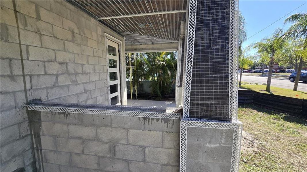 Exterior details and patio area of a home in , St. Petersburg (Image 12).
