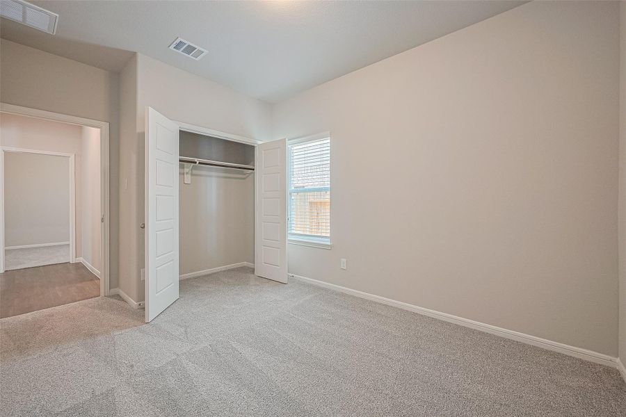 Spacious, unfurnished interior of a new home in Woodland Lakes, Huffman (Image 15). Spacious, unfurnished interior of a new home in Woodland Lakes, Huffman (Image 15).