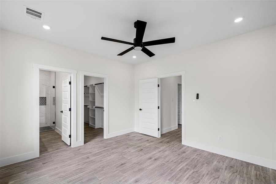 Spacious, unfurnished interior of a new home in , Granbury (Image 22).