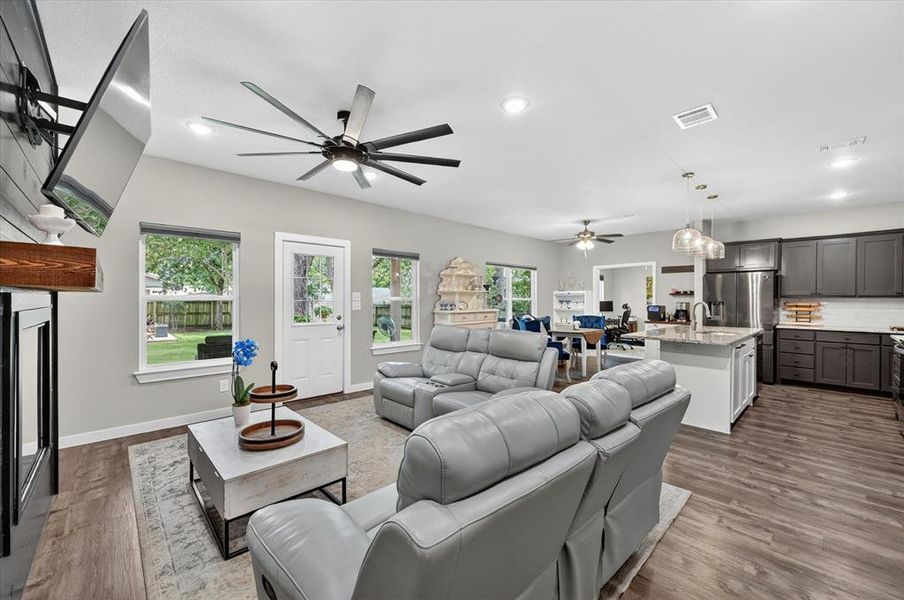 Furnished interior view inside a new home in , Cleburne (Image 8).