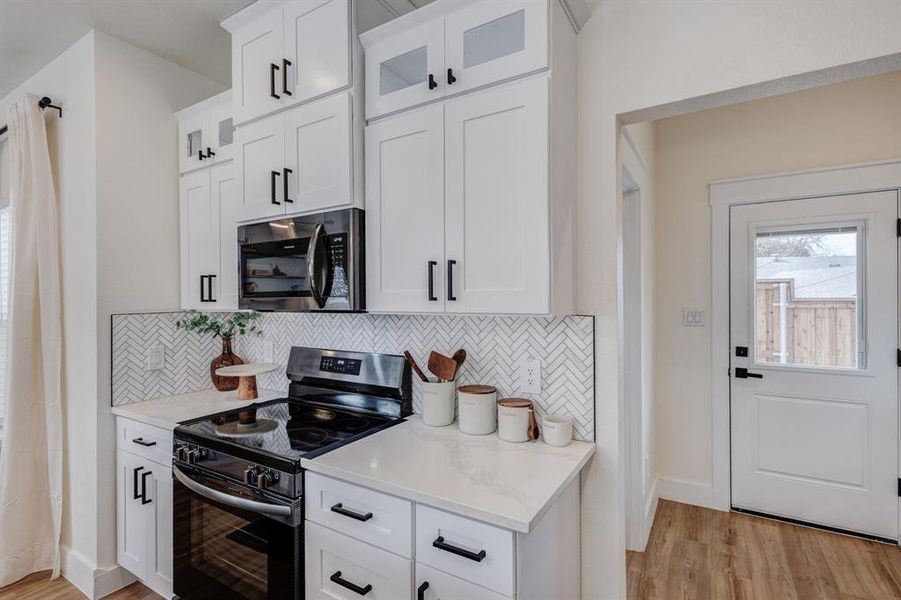 Furnished interior view inside a new home in , Fort Worth (Image 16). Furnished interior view inside a new home in , Fort Worth (Image 16).