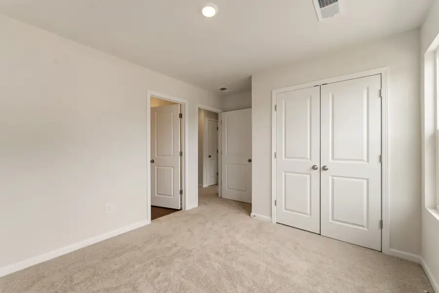 Spacious, unfurnished interior of a new home in Evergreen, Spartanburg (Image 16). Spacious, unfurnished interior of a new home in Evergreen, Spartanburg (Image 16).