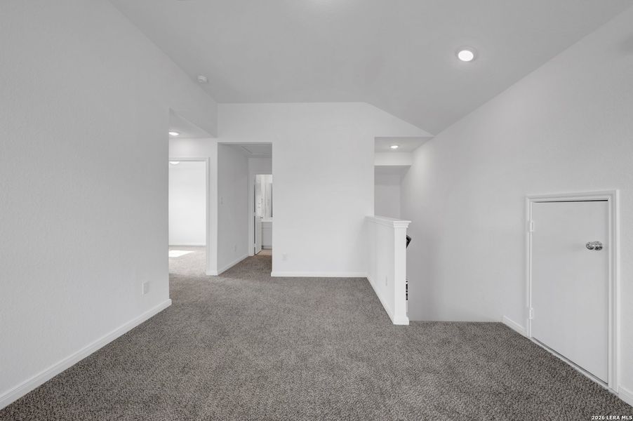 Spacious, unfurnished interior of a new home in Greenspoint Heights, Seguin (Image 50).