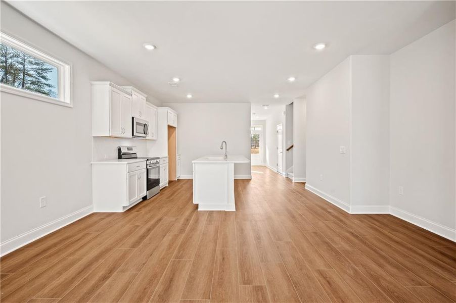 Spacious, unfurnished interior of a new home in , Cartersville (Image 12).