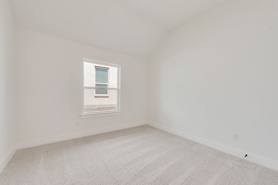 Spacious, unfurnished interior of a new home in Tavolo Park, Fort Worth (Image 37).