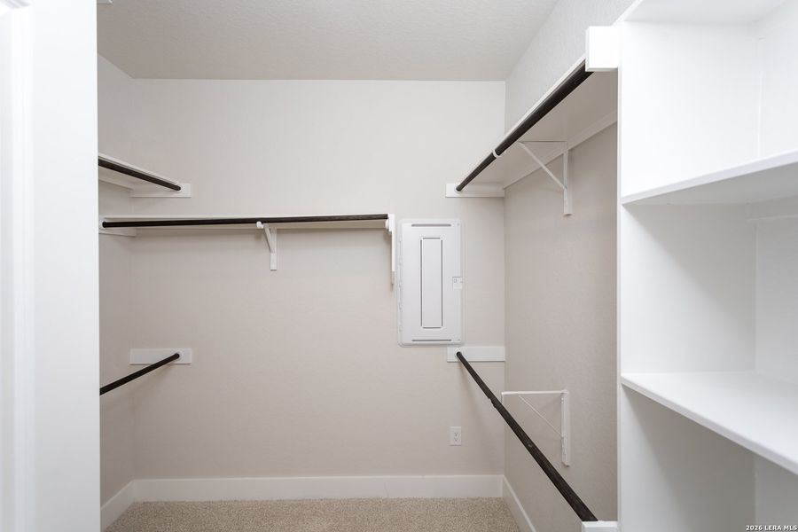 Spacious, unfurnished interior of a new home in , San Antonio (Image 25).