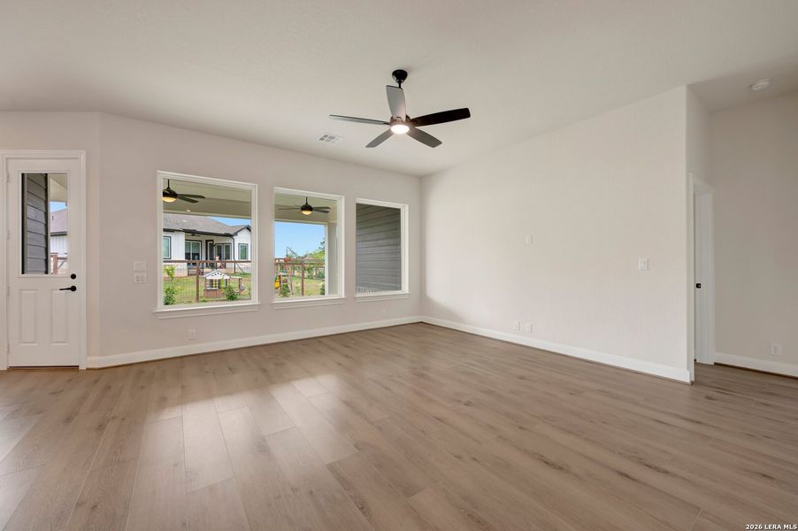 Spacious, unfurnished interior of a new home in The Crossvine 55’, Schertz (Image 32).