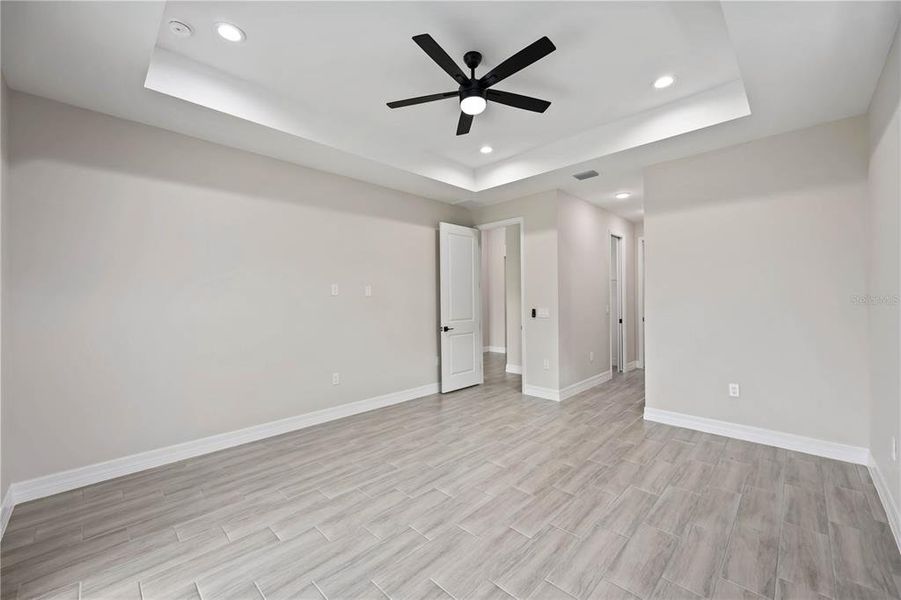 Spacious, unfurnished interior of a new home in , Port Charlotte (Image 35).