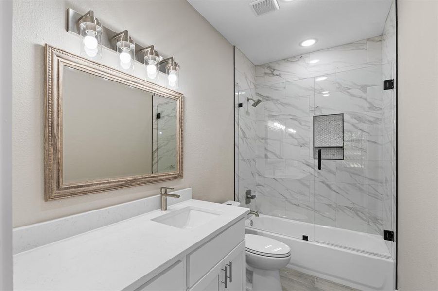 Furnished interior view inside a new home in , Granbury (Image 13).