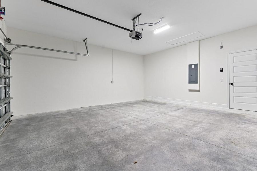 8846-97th-Ct-HigMedia-041-1280