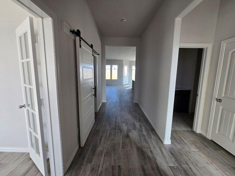 Spacious, unfurnished interior of a new home in Hillview Addition, Decatur (Image 6).