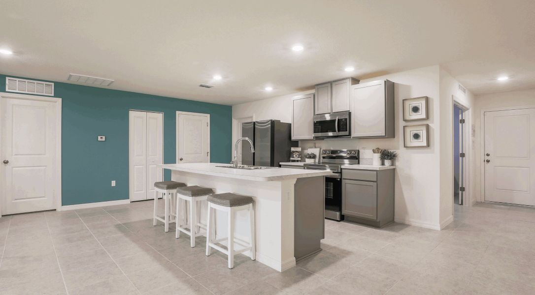 Representative furnished interior of a home built from the Vista by Maronda Homes in Silver Springs Shores, Ocala (Image 13).