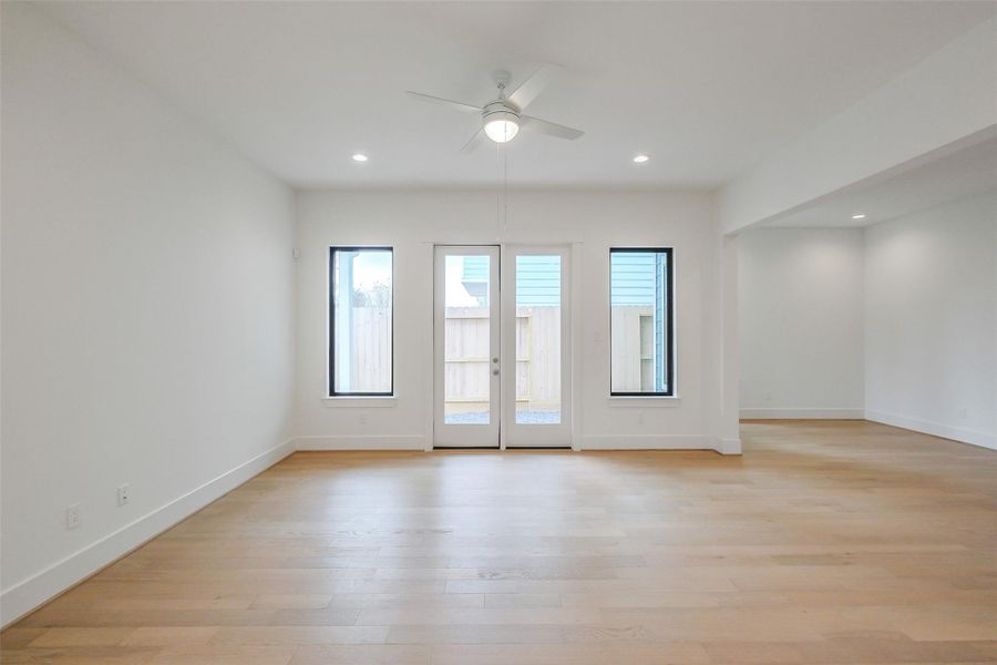Spacious, unfurnished interior of a new home in Timbergrove Trails, Houston (Image 45).