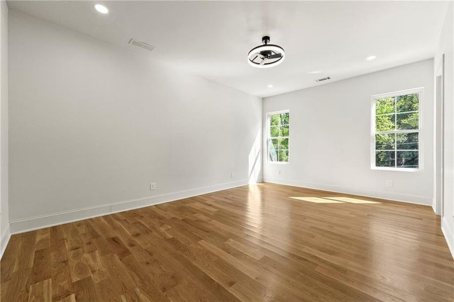 Spacious, unfurnished interior of a new home in , Atlanta (Image 41).