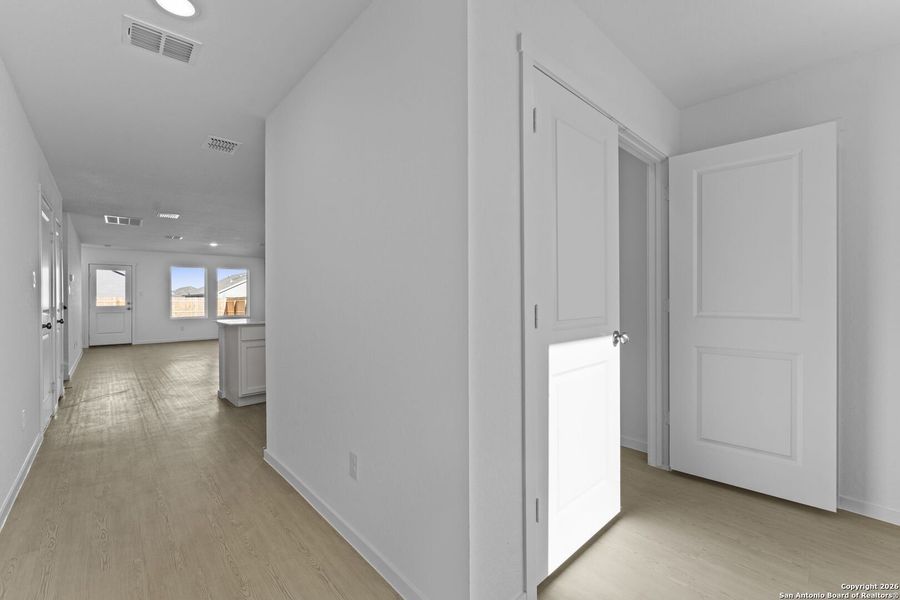 Spacious, unfurnished interior of a new home in Friendship Oaks: Watermill Collection, Fredericksburg (Image 21).