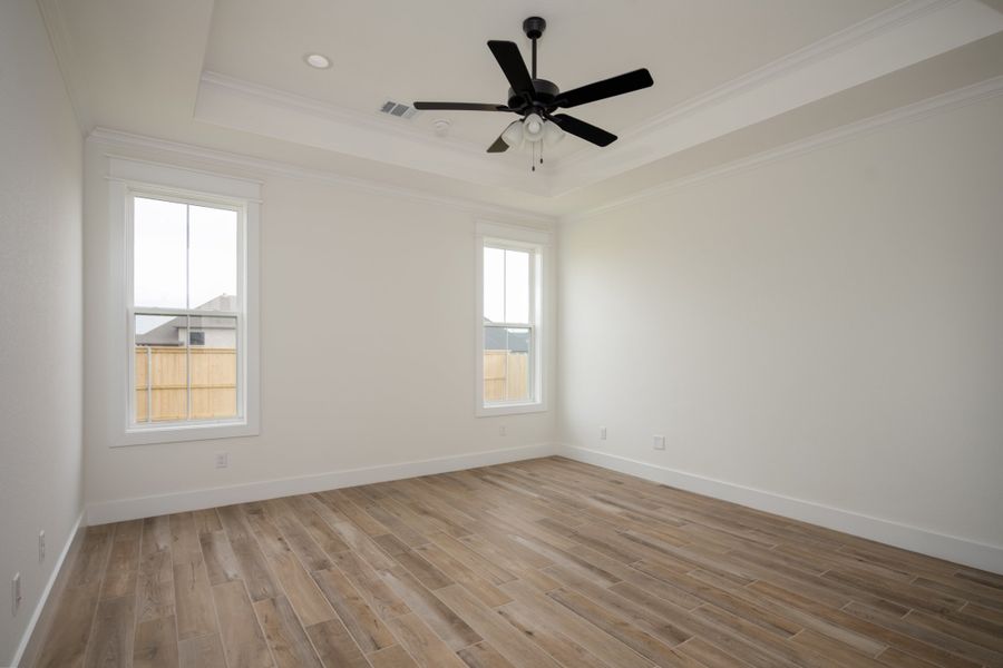 Spacious, unfurnished interior of a new home in Greens Prairie Reserve, College Station (Image 26).
