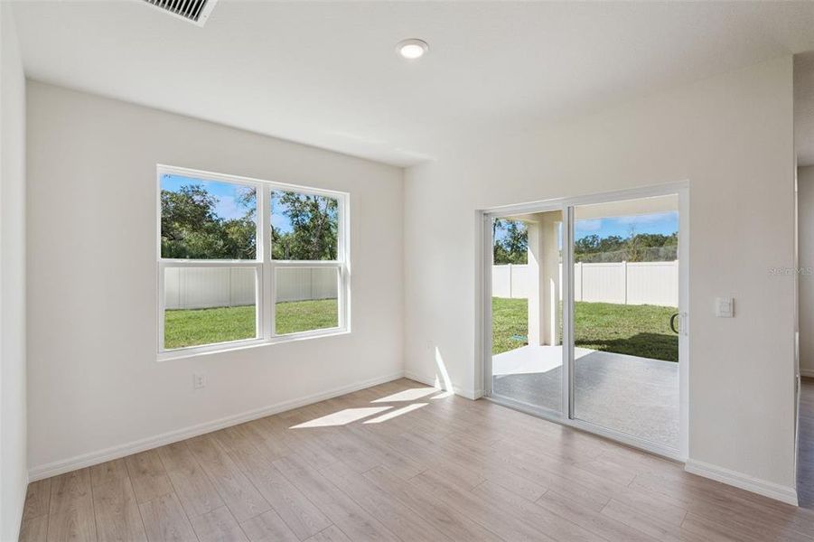 Spacious, unfurnished interior of a new home in Wexford Cove, Ormond Beach (Image 7).