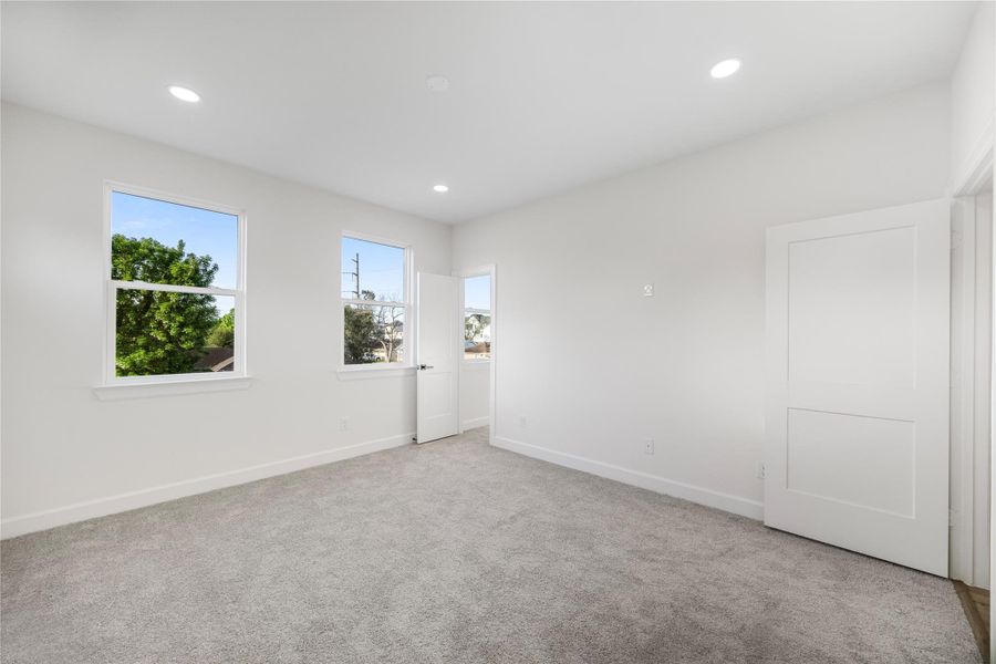 Spacious, unfurnished interior of a new home in , Houston (Image 37).