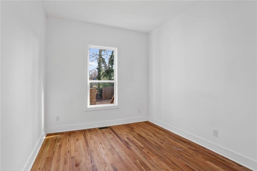 Spacious, unfurnished interior of a new home in , Atlanta (Image 19).