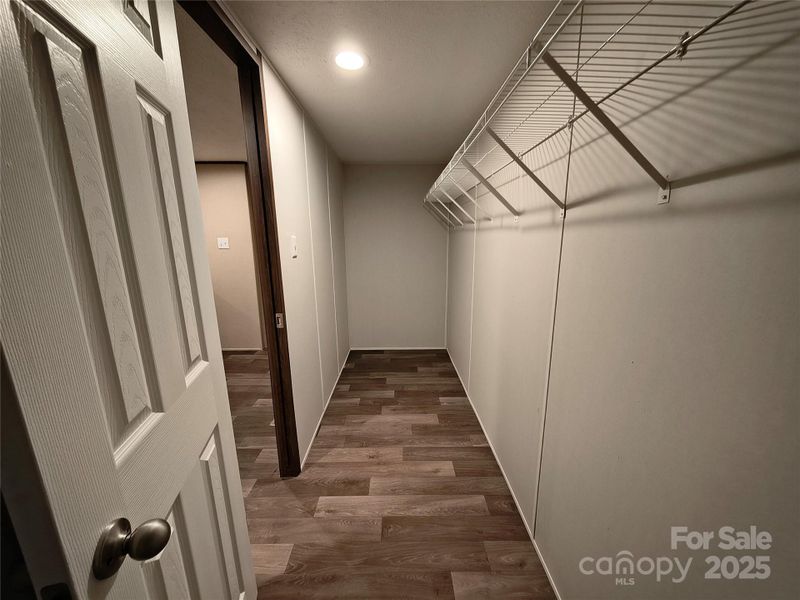 Spacious, unfurnished interior of a new home in , Shelby (Image 11).