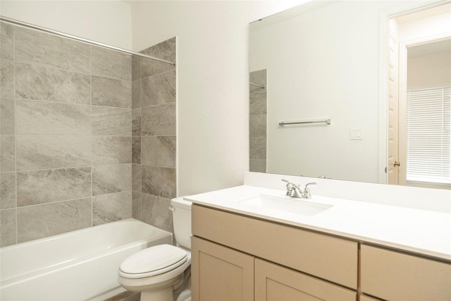 Furnished interior view inside a new home in Cross Creek West 45', Fulshear (Image 10). Furnished interior view inside a new home in Cross Creek West 45', Fulshear (Image 10).