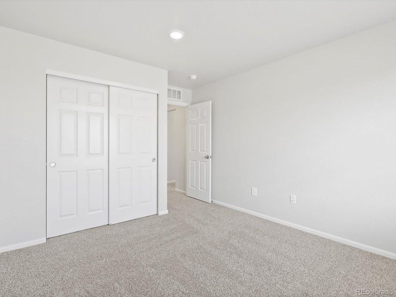 Spacious, unfurnished interior of a new home in Hidden Valley Farm, Severance (Image 27).