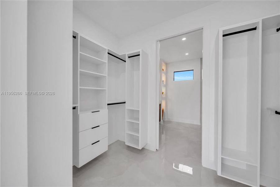 Image 43 of a home in .