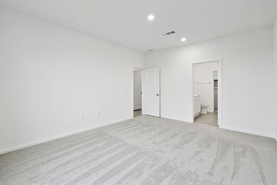 Spacious, unfurnished interior of a new home in Crosby Farms, Crosby (Image 19).