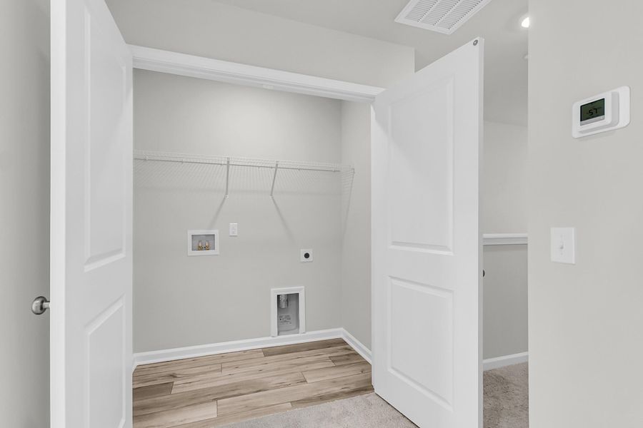 Spacious, unfurnished interior of a new home in Central Creek, Goose Creek (Image 40).