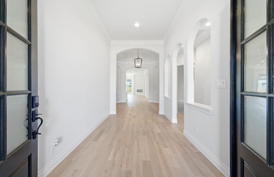 Spacious, unfurnished interior of a new home in Artavia 70′, Conroe (Image 41).